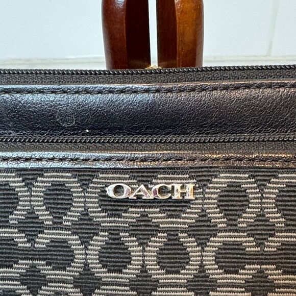 COACH Madison Needlepoint Signature Op Art Double Zip Wristlet Wallet 50392 - Picture 4 of 15